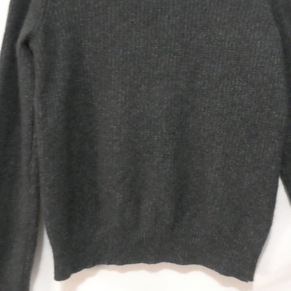 VINCE | medium | Classic Grey Soft Crew Neck Cashmere Sweater - Picture 13 of 14